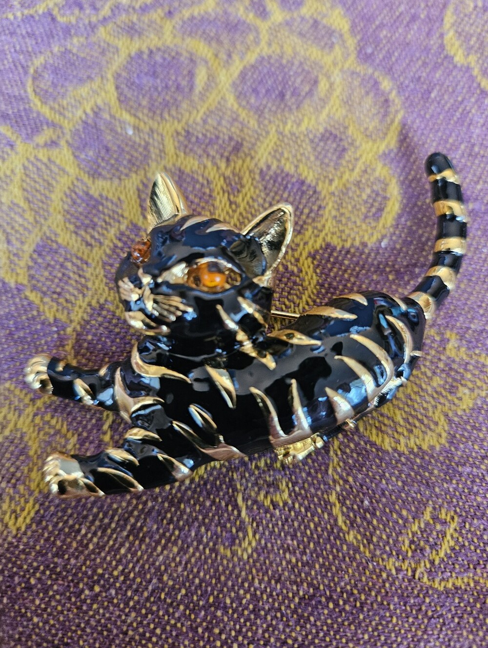 Vintage Black And Goldtone Enamel Striped Cat Brooch Yellow Eyes